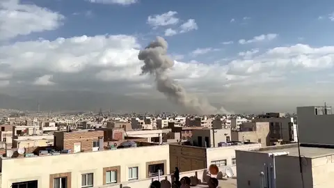 Humareda en las calles de Teherán Humareda en las calles de Teherán