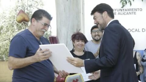 Antonio Colomina en un acto con el alcalde Luis Barcala