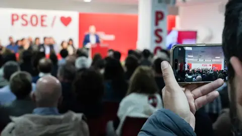El PSOE celebra este viernes su Comité Regional y da el pistoletazo de salida para la búsqueda de un nuevo liderazgo El PSOE celebra este viernes su Comité Regional y da el pistoletazo de salida para la búsqueda de un nuevo liderazgo