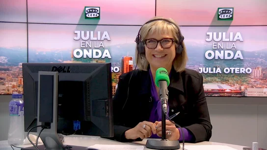 Julia Otero reivindica el papel de la mujer como muro para frenar a la ultraderecha: "La historia nos está obligando a proteger la democracia" Julia Otero reivindica el papel de la mujer como muro para frenar a la ultraderecha: "La historia nos está obligando a proteger la democracia"