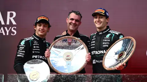 Russell se lleva el triunfo; Sainz acaba 15º y Alonso abandona Russell se lleva el triunfo; Sainz acaba 15º y Alonso abandona