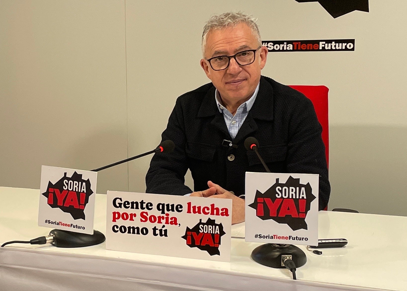Ángel Ceña, candidato de Soria ¡Ya!: "PSOE y PP son el mismo perro con distinto collar" Ángel Ceña, candidato de Soria ¡Ya!: "PSOE y PP son el mismo perro con distinto collar"