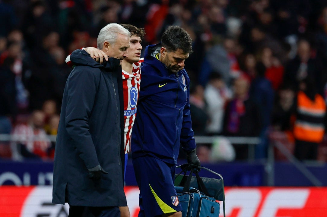 Rodrigo Mendoza sufre un esguince en el tobillo derecho Rodrigo Mendoza sufre un esguince en el tobillo derecho