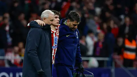 Rodrigo Mendoza sufre un esguince en el tobillo derecho Rodrigo Mendoza sufre un esguince en el tobillo derecho