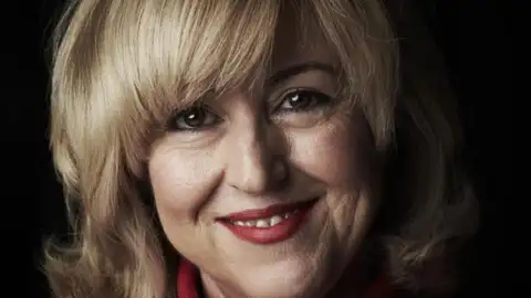 Doctora Lola Aparicio Doctora Lola Aparicio