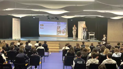 El Hospital Vithas Medimar acerca la labor asistencial a jóvenes en plena elección de futuro académico El Hospital Vithas Medimar acerca la labor asistencial a jóvenes en plena elección de futuro académico