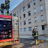 Ocho personas afectadas por inhalación de humos en el incendio en un bloque de viviendas de Manzanares Ocho personas afectadas por inhalación de humos en el incendio en un bloque de viviendas de Manzanares
