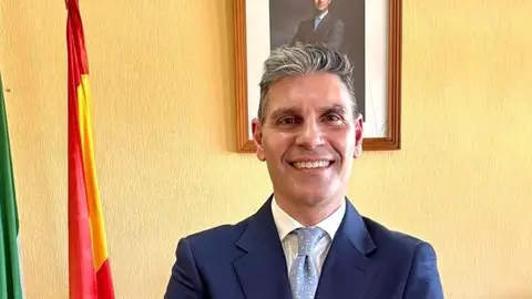 Raúl Gil será el nuevo director del Centro Penitenciario de Badajoz tras la jubilación de José Manuel Guerrero Raúl Gil será el nuevo director del Centro Penitenciario de Badajoz tras la jubilación de José Manuel Guerrero