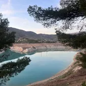 Los embalses de Amadorio y Guadalest se mantienen por debajo de la media de los últimos diez años, aunque mejoran tras las lluvias Los embalses de Amadorio y Guadalest se mantienen por debajo de la media de los últimos diez años, aunque mejoran tras las lluvias