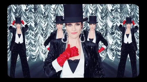 Laura Pausini, en la portada del single ¿Por qué te vas? Laura Pausini, en la portada del single ¿Por qué te vas?