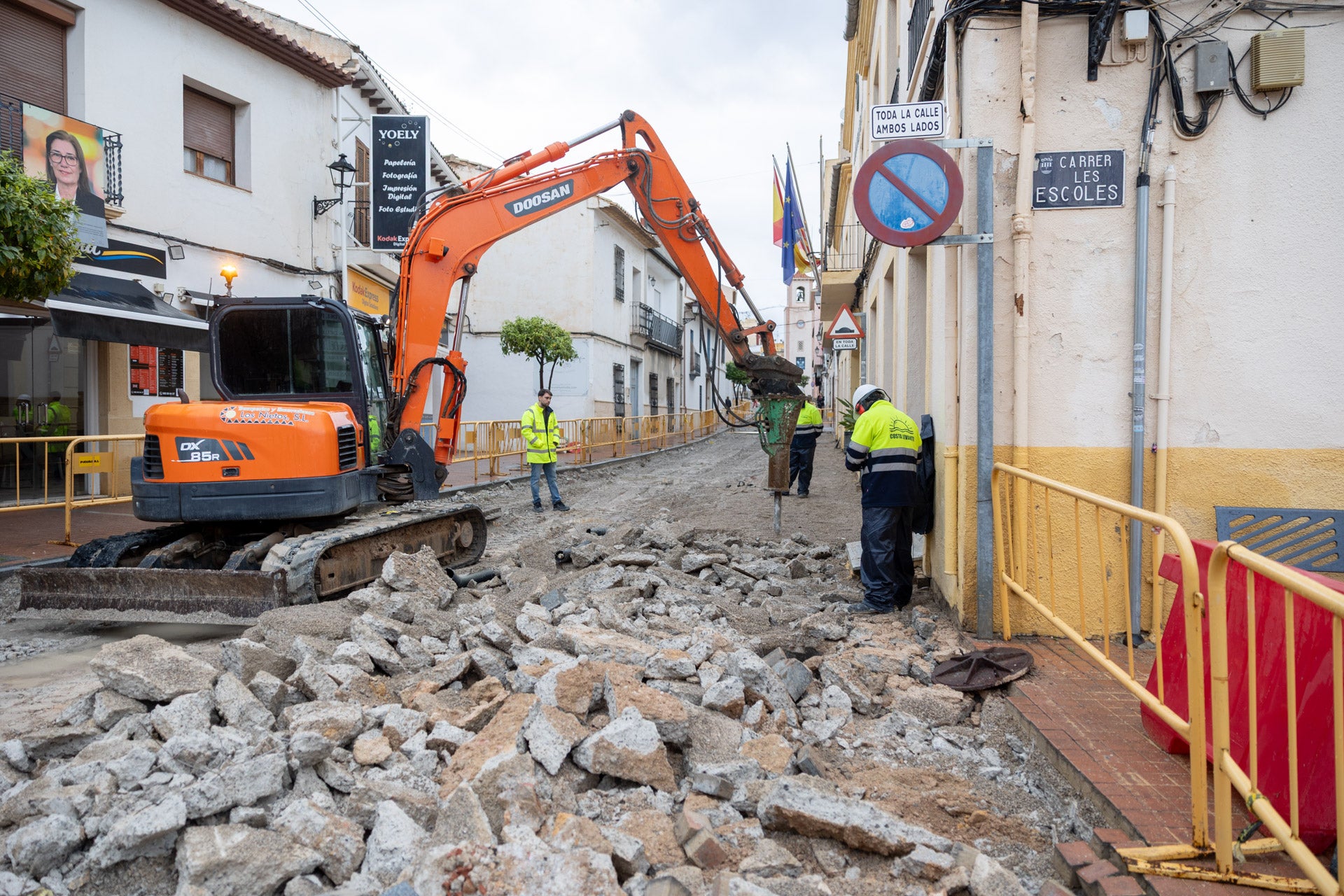 L’Alfàs del Pi inicia las obras de mejora de accesibilidad y reurbanización de la plaza Mayor L’Alfàs del Pi inicia las obras de mejora de accesibilidad y reurbanización de la plaza Mayor
