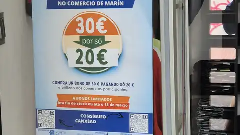 Bonos Comercio Marín 'Estrela de Marín' axuda os seus clientes a tramitar os Bonos Comercio na Praza de Abastos