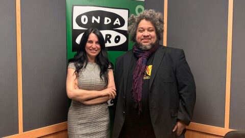 Gerardo Estrada junto a Luz Sig&uuml;enza