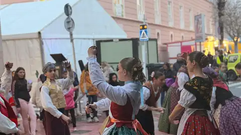 El Auditori Juan Varea de Burriana acoge la muestra de folklore valenciano del CMA para dar inicio a las Fallas El Auditori Juan Varea de Burriana acoge la muestra de folklore valenciano del CMA para dar inicio a las Fallas