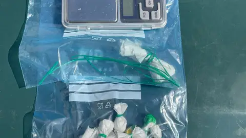 Detenido en Almazora tras intentar eludir un control de la Guardia Civil con cocaína en su vehículo Detenido en Almazora tras intentar eludir un control de la Guardia Civil con cocaína en su vehículo