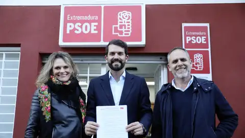 Cotrina dice que peleará por una "candidatura de unidad" para la Secretaría General de PSOE de Extremadura Cotrina dice que peleará por una "candidatura de unidad" para la Secretaría General de PSOE de Extremadura