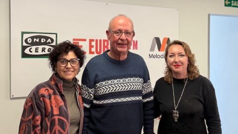 Carmen Castro (izquierda) y Toni Portell (centro) son pacientes con Covid Persistente y hoy acompañan a la periodista Elka Dimitrova en Onda Cero Mallorca Carmen Castro (izquierda) y Toni Portell (centro) son pacientes con Covid Persistente y hoy acompañan a la periodista Elka Dimitrova en Onda Cero Mallorca