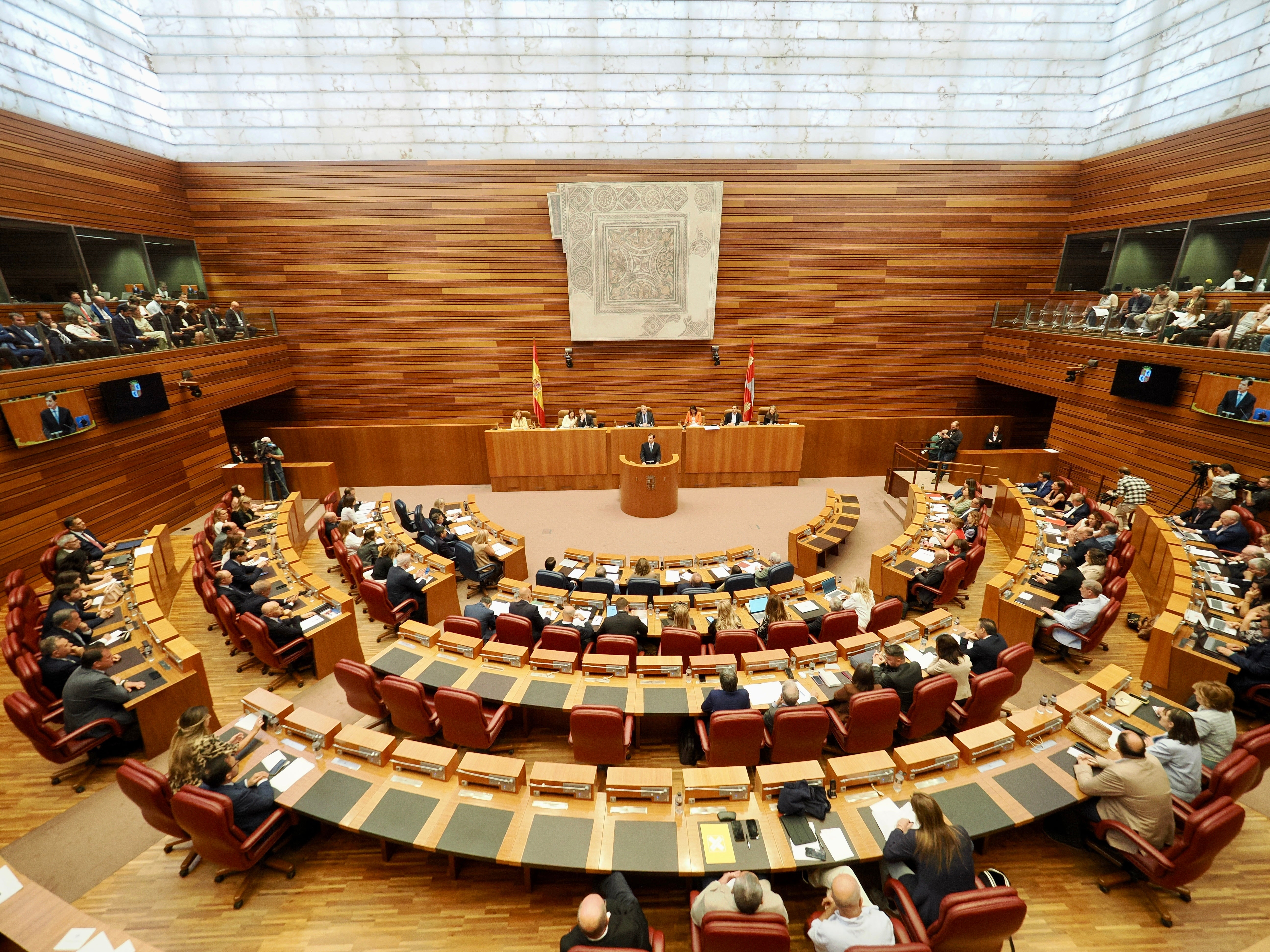 Por qué en Castilla y León se llaman procuradores y no diputados Por qué en Castilla y León se llaman procuradores y no diputados