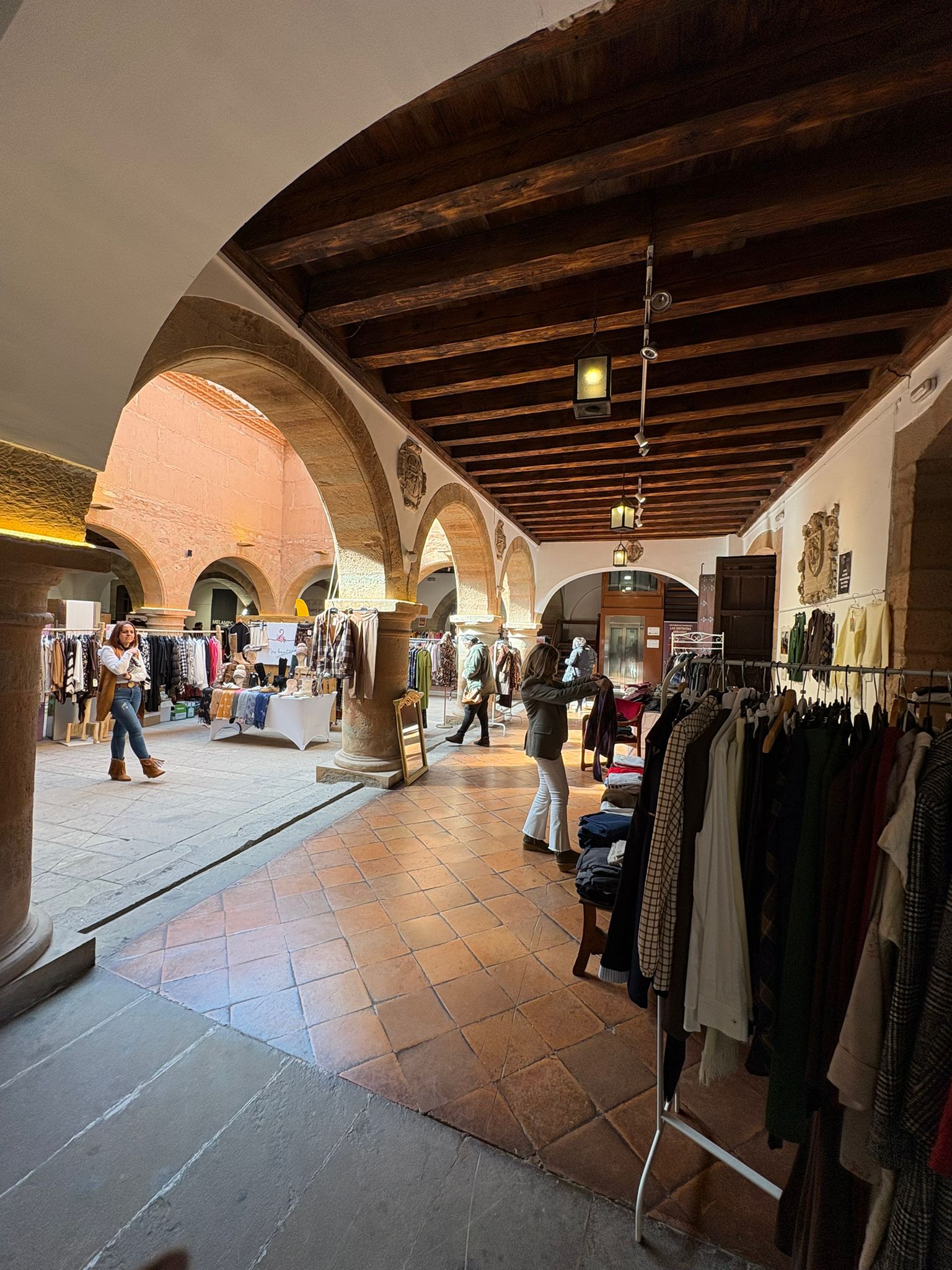 Feria del Stock en Villanueva de los Infantes, variedad de artículos con descuentos especiales Feria del Stock en Villanueva de los Infantes, variedad de artículos con descuentos especiales