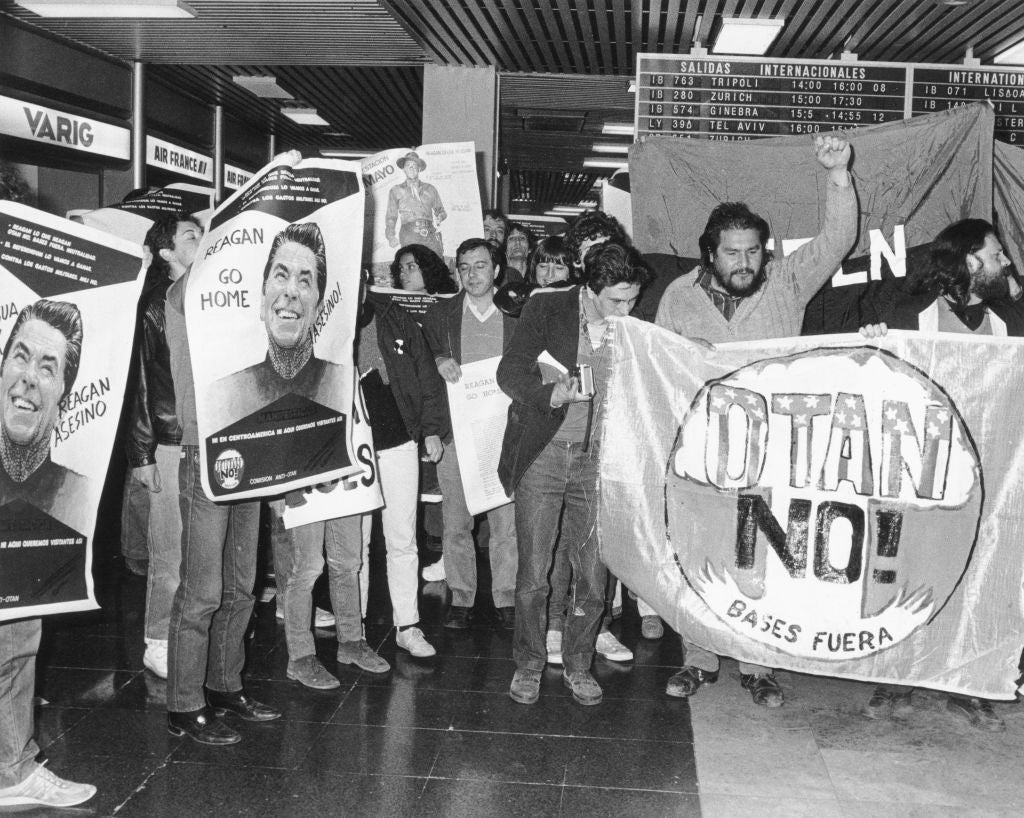 La contradictoria relación entre el PSOE y la OTAN: 40 años de la entrada de España y de un acuerdo todavía en disputa La contradictoria relación entre el PSOE y la OTAN: 40 años de la entrada de España y de un acuerdo todavía en disputa