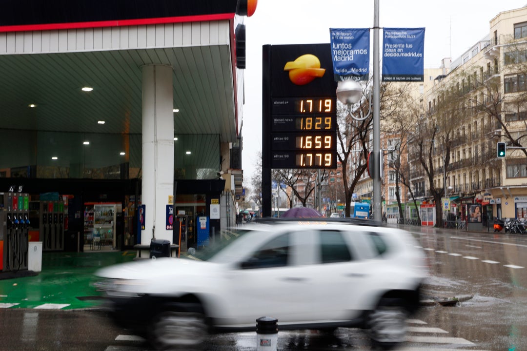 La Brújula de la Economía: La nueva subida del petróleo, el precio del combustible y la OCD (09/04/2026)