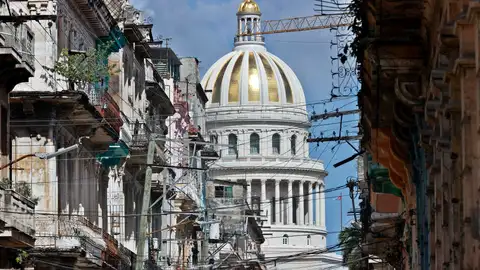 Fotografía que muestra balcones junto al Capitolio este jueves, en La Habana (Cuba). Fotografía que muestra balcones junto al Capitolio este jueves, en La Habana (Cuba).