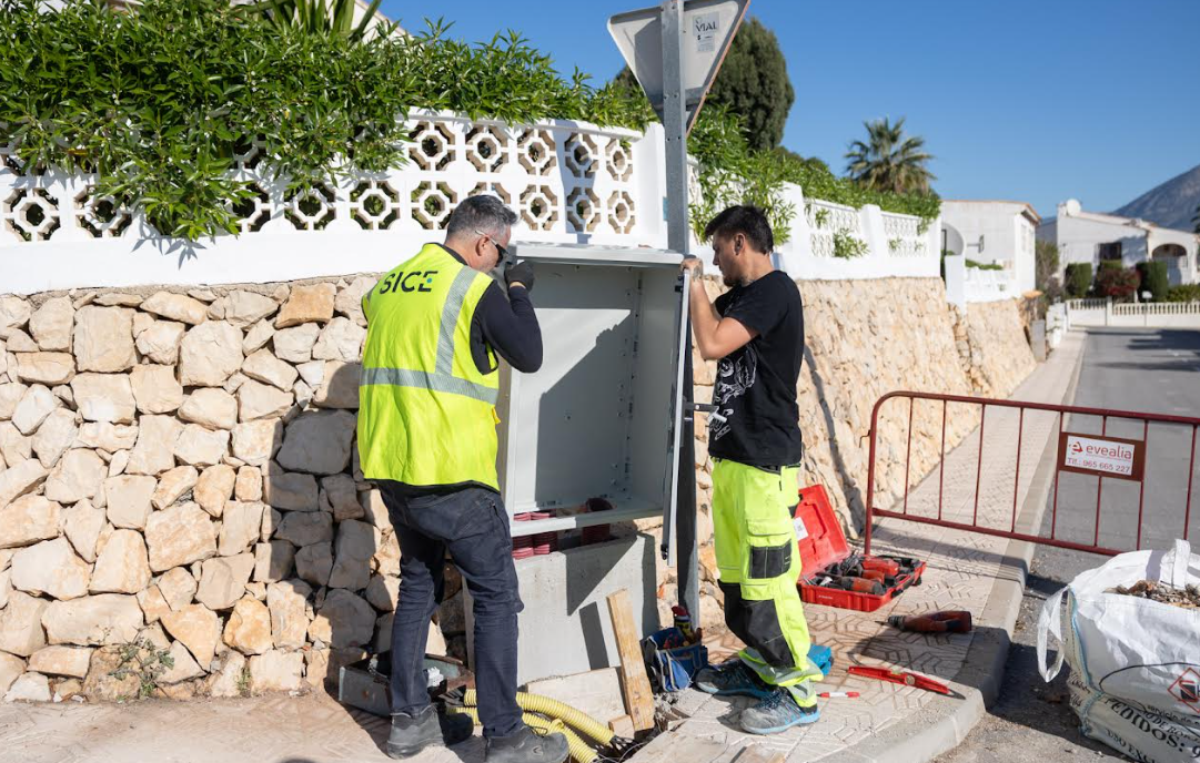 L’Alfàs del Pi ultima la renovación del alumbrado público en la urbanizacion Foia Blanca L’Alfàs del Pi ultima la renovación del alumbrado público en la urbanizacion Foia Blanca