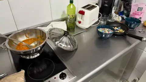 "Se han llevado hasta la vajilla": así ha quedado el convento de Belorado tras la huida nocturna de las monjas cismáticas "Se han llevado hasta la vajilla": así ha quedado el convento de Belorado tras la huida nocturna de las monjas cismáticas