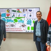 Presentación del proyecto de renovación del área de juegos infantiles del parque anexo a la Plaza de la Hispanidad. Presentación del proyecto de renovación del área de juegos infantiles del parque anexo a la Plaza de la Hispanidad.