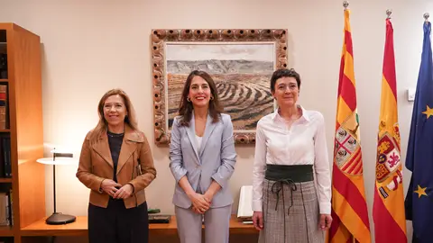 La presidenta de las Cortes, María Navarro, ha concluido la ronda de consultas con el PP La presidenta de las Cortes, María Navarro, ha concluido la ronda de consultas con el PP