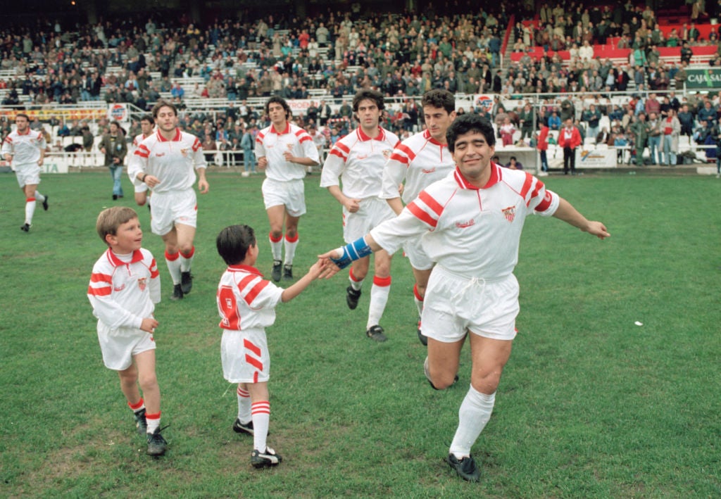 Diego Armando Maradona durante un partido con el Sevilla Diego Armando Maradona durante un partido con el Sevilla
