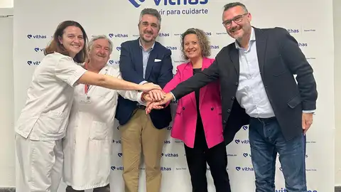 Expertos del Hospital Vithas Aguas Vivas advierten de que muchos adolescentes se inician en el consumo de alcohol en contextos festivos como las Fallas Expertos del Hospital Vithas Aguas Vivas advierten de que muchos adolescentes se inician en el consumo de alcohol en contextos festivos como las Fallas