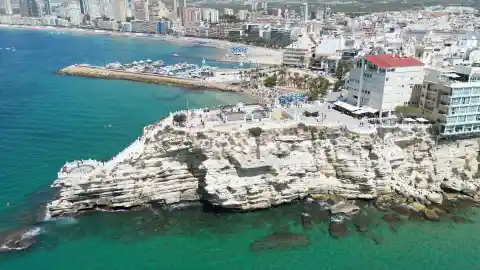 Benidorm inicia la licitación del contrato para la renovación del alumbrado del acantilado del Castell Benidorm inicia la licitación del contrato para la renovación del alumbrado del acantilado del Castell