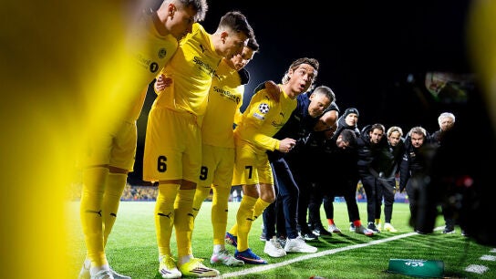 Los futbolistas del Bodo/Glimt antes del partido ante el Sporting CP en octavos de la Champions 25/26