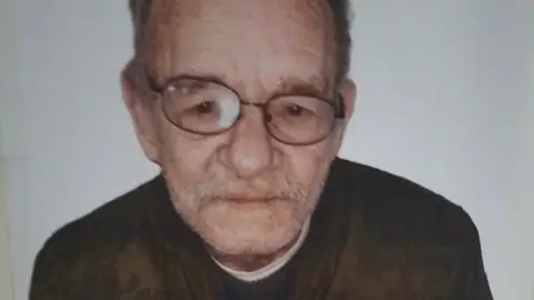 Salvatierra de los Barros pide ayuda para localizar a un vecino del Valle de Santa Ana desaparecido Salvatierra de los Barros pide ayuda para localizar a un vecino del Valle de Santa Ana desaparecido