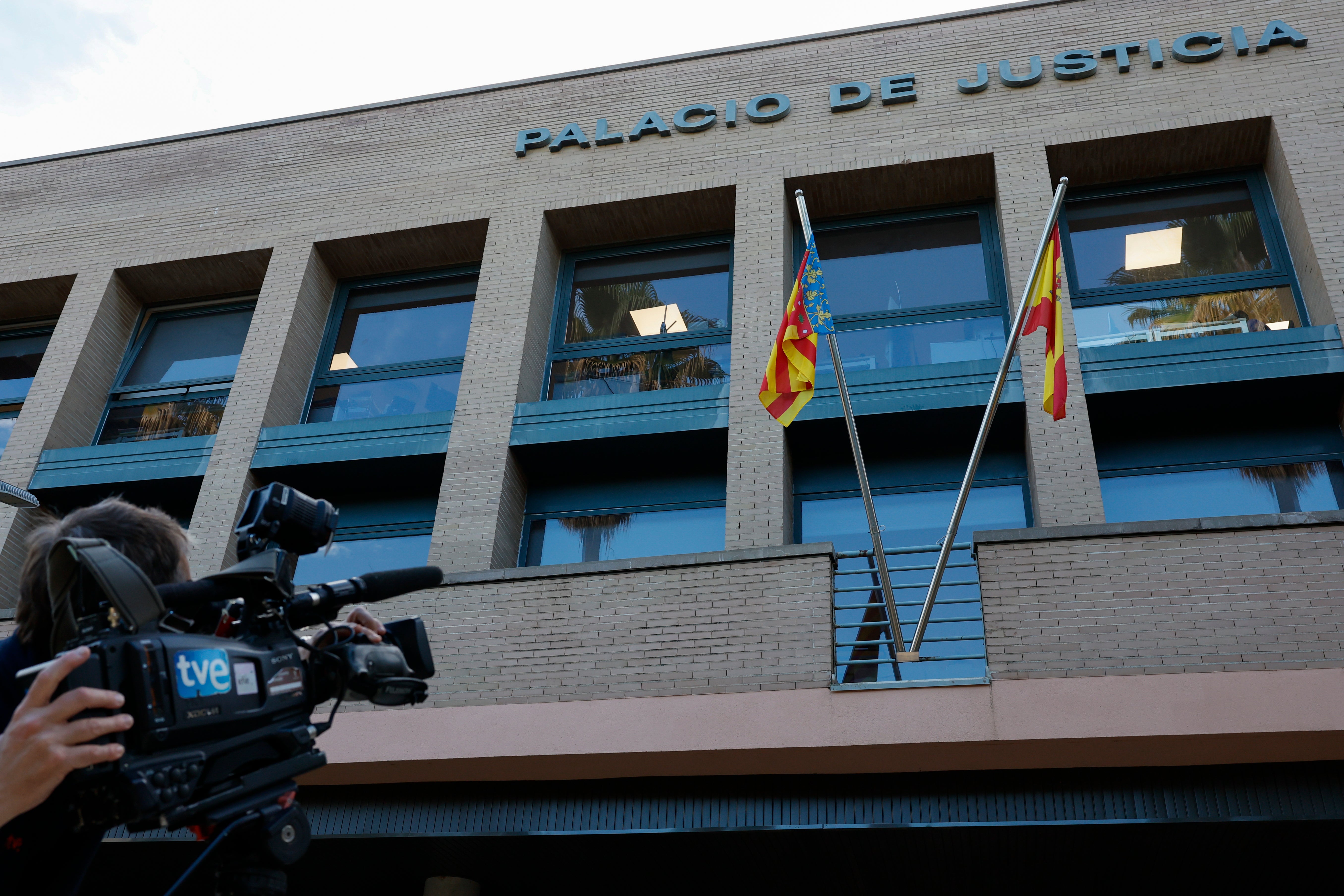 Fiscalía pide archivar la querella contra la jueza de la DANA y su marido al no ver delito Fiscalía pide archivar la querella contra la jueza de la DANA y su marido al no ver delito