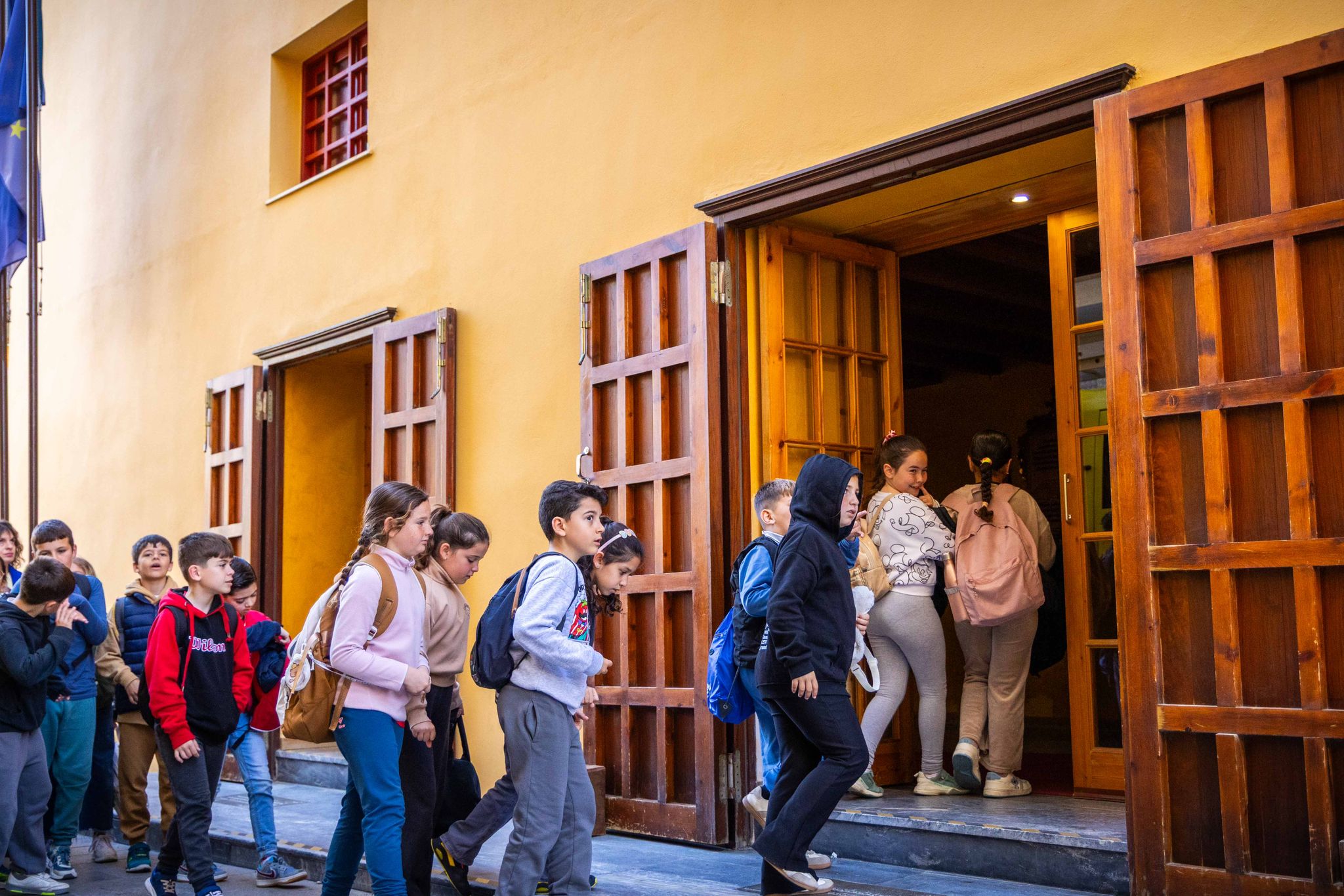 Más de 1.400 escolares de San Fernando tienen su primera experiencia en el teatro con 'Mi primera vez en el teatro' Más de 1.400 escolares de San Fernando tienen su primera experiencia en el teatro con 'Mi primera vez en el teatro'