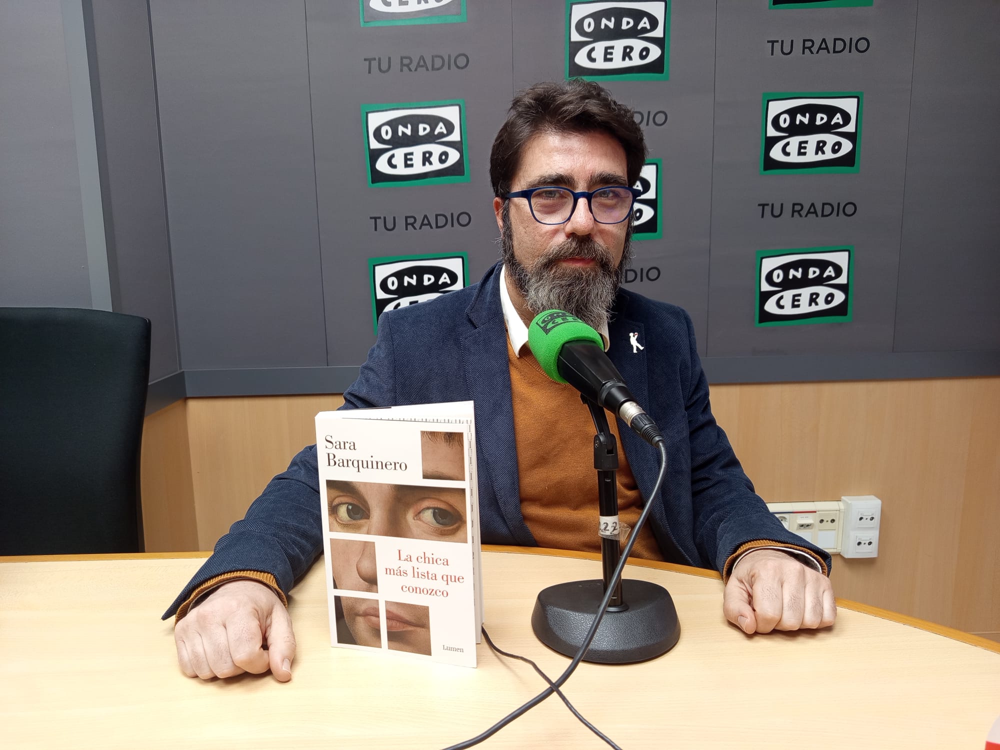 Llibrería Ali i Truc recomienda: 'La chica más lista que conozco', de Sara Barquinero Llibrería Ali i Truc recomienda: 'La chica más lista que conozco', de Sara Barquinero