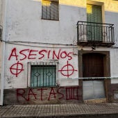 Fachada de la vivienda situada en la localidad pacense de Hornachos donde se encontraron los restos de Francisca Cadenas