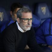 El técnico vasco deja el banquillo tras 17 jornadas 