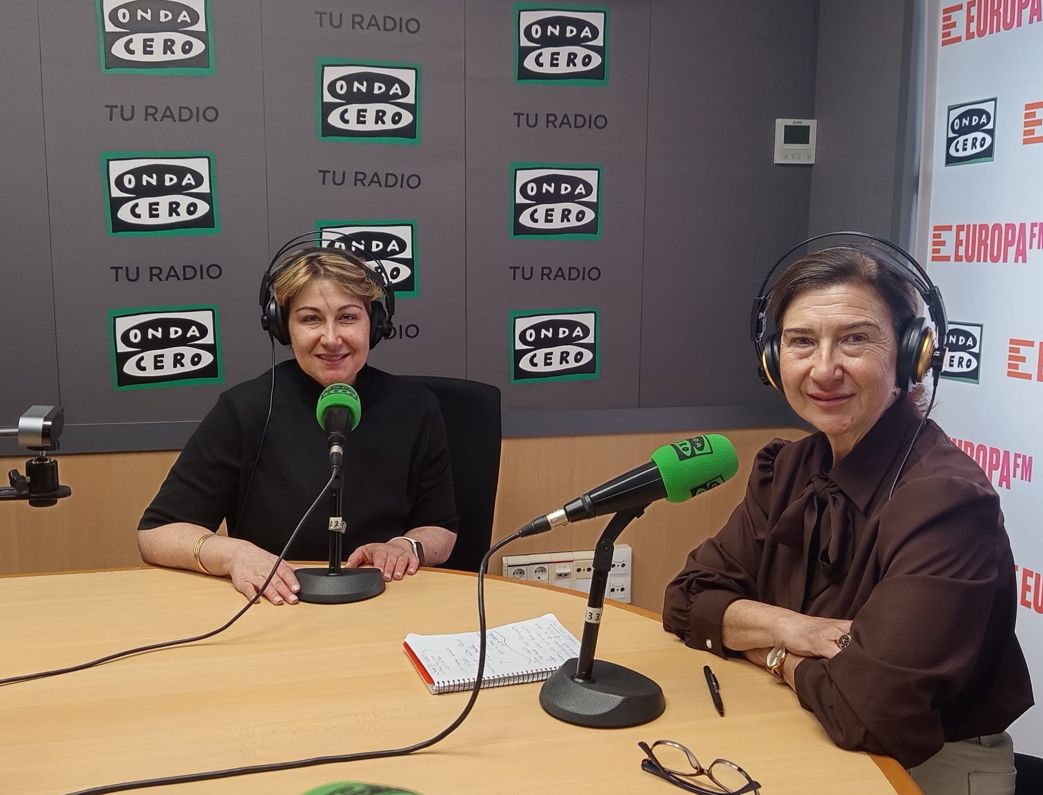 Afectados de Piel de Mariposa piden que la Generalitat autorice la comercialización de Vijuvek como ya ha hecho la Junta de Andalucía Afectados de Piel de Mariposa piden que la Generalitat autorice la comercialización de Vijuvek como ya ha hecho la Junta de Andalucía