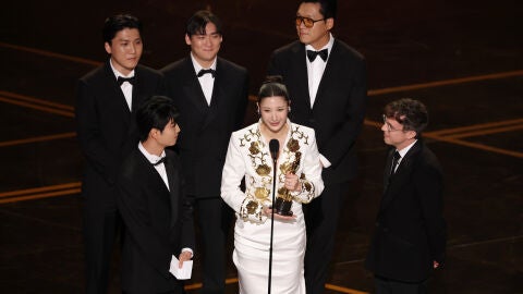 EJAE recoge el Oscar a Mejor canción original por 'Golden'