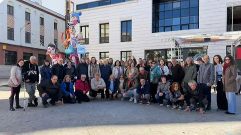 La UNED Sénior Burriana organiza una ruta técnica para conocer el proceso creativo de los monumentos falleros La UNED Sénior Burriana organiza una ruta técnica para conocer el proceso creativo de los monumentos falleros