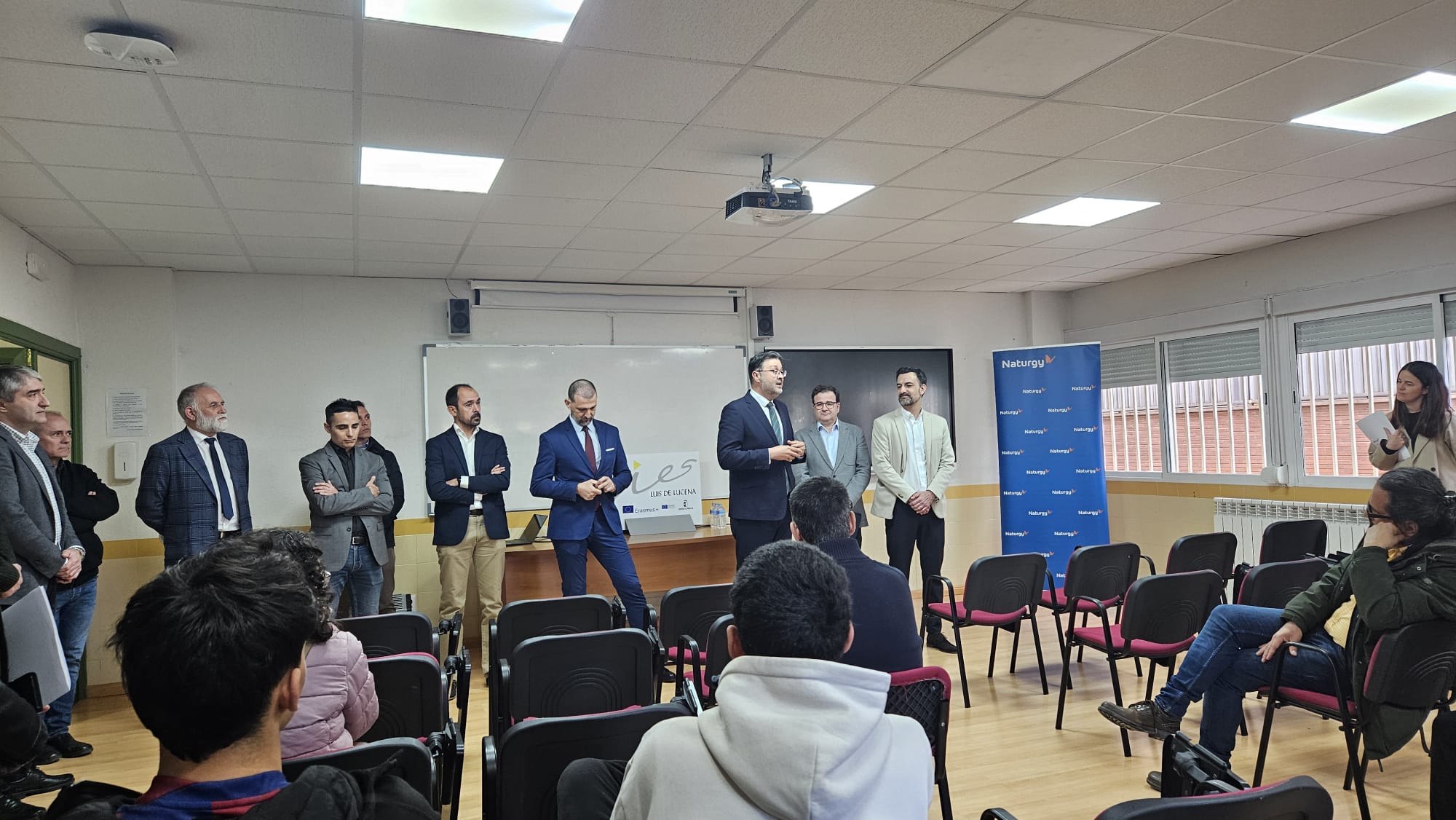 Naturgy dona la góndola de un aerogenerador al IES Luis de Lucena de Guadalajara Naturgy dona la góndola de un aerogenerador al IES Luis de Lucena de Guadalajara