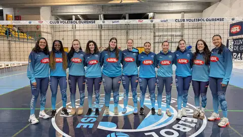 El Aceites Abril Voleyourense cae ante Torrelavega en el último partido de la temporada El Aceites Abril Voleyourense cae ante Torrelavega en el último partido de la temporada