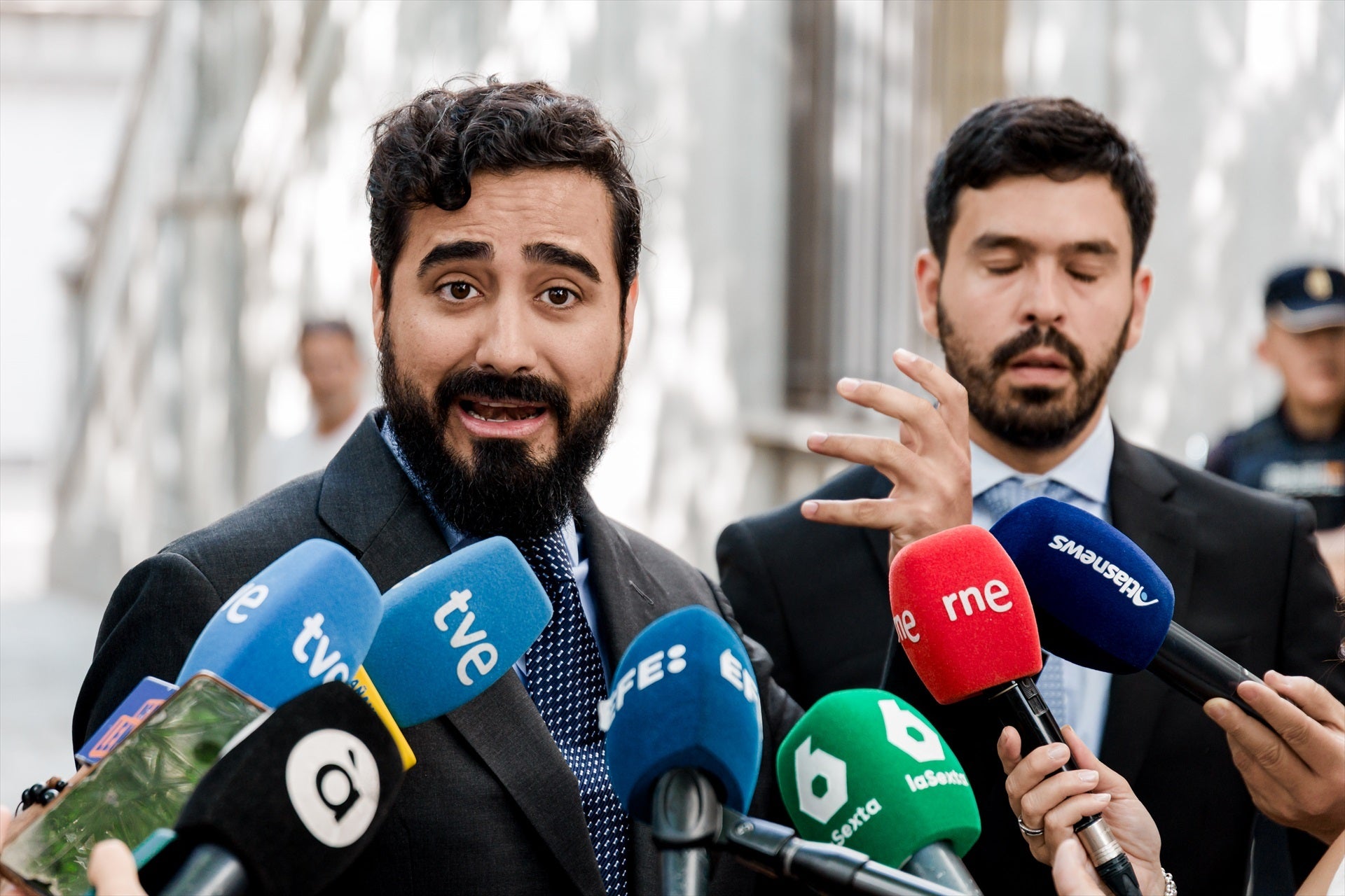 Alvise lanza una propuesta a PP y Vox: las cinco condiciones de SALF para no presentarse a las elecciones de Andalucía Alvise lanza una propuesta a PP y Vox: las cinco condiciones de SALF para no presentarse a las elecciones de Andalucía