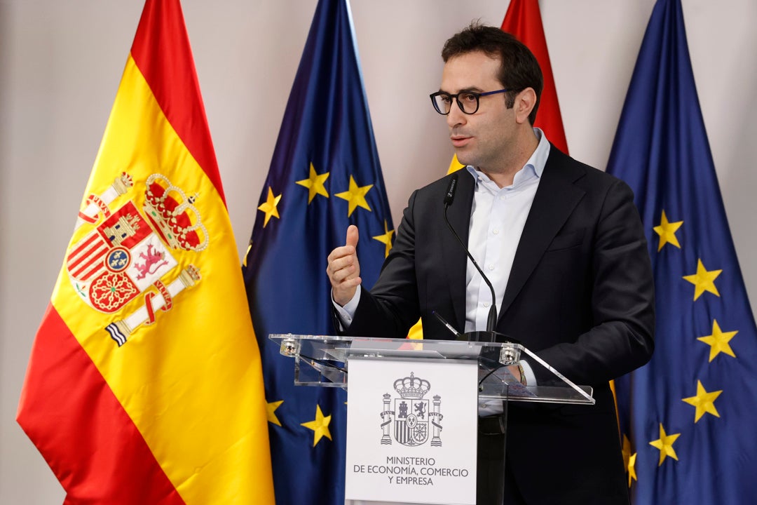 El Gobierno no ve "ninguna anomalía" en los precios de los carburantes a pesar de la fuerte subida del diésel y la gasolina El Gobierno no ve "ninguna anomalía" en los precios de los carburantes a pesar de la fuerte subida del diésel y la gasolina