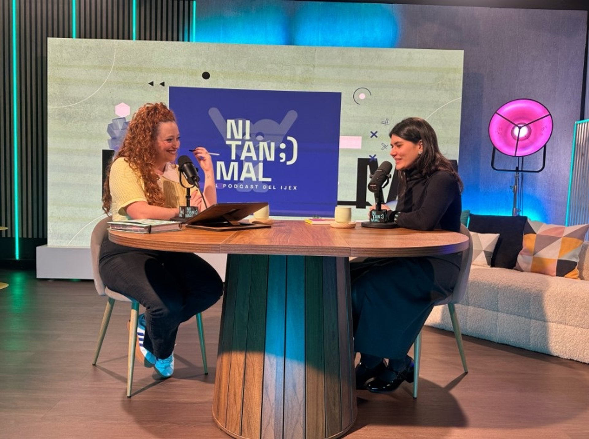 El IJEX estrena el podcast 'Ni tan mal' para conversar con la juventud de Extremadura El IJEX estrena el podcast 'Ni tan mal' para conversar con la juventud de Extremadura