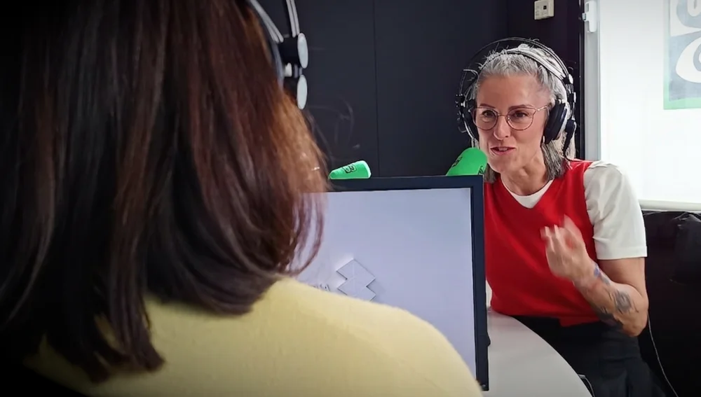La Mari de Chambao durant l'entrevista amb Miriam Franch a 'La Ciutat' La Mari de Chambao durant l'entrevista amb Miriam Franch a 'La Ciutat'