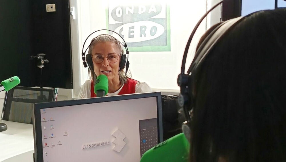 La Mari de Chamao durant l'entrevista de Miriam Franch a 'La Ciutat'